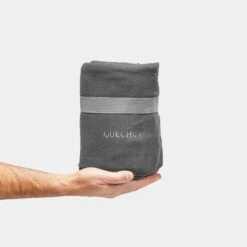 Quechua COUVERTURE EN POLAIRE - 150 X 130 CM -Quechua Camp Promos Magasin couverture en polaire 150 x 130 cm 2