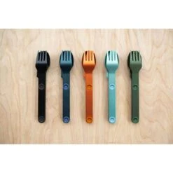 SET COMPLET DE 5 JEUX DE 3 COUVERTS MAGNÉTIQUES CAMPING EN ALUMINUM DUR - ÉTUI -Quechua Camp Promos Magasin set complet de 5 jeux de 3 couverts magnetiques camping en aluminum dur etui 4