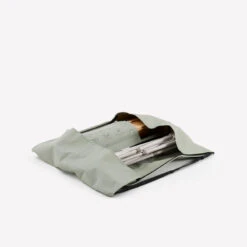 Quechua TABLE DE CAMPING COMPACTE 4/6 PERSONNES - PLATEAU BOIS - POCHE DE RANGEMENT -Quechua Camp Promos Magasin table de camping compacte 46 personnes plateau bois poche de rangement 3