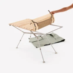 Quechua TABLE DE CAMPING COMPACTE 4/6 PERSONNES - PLATEAU BOIS - POCHE DE RANGEMENT -Quechua Camp Promos Magasin table de camping compacte 46 personnes plateau bois poche de rangement 7